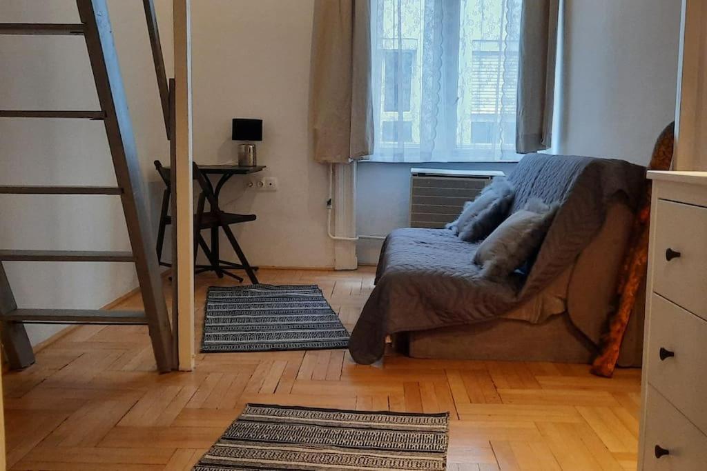 Nice Downtown Apartment — Fotók 3